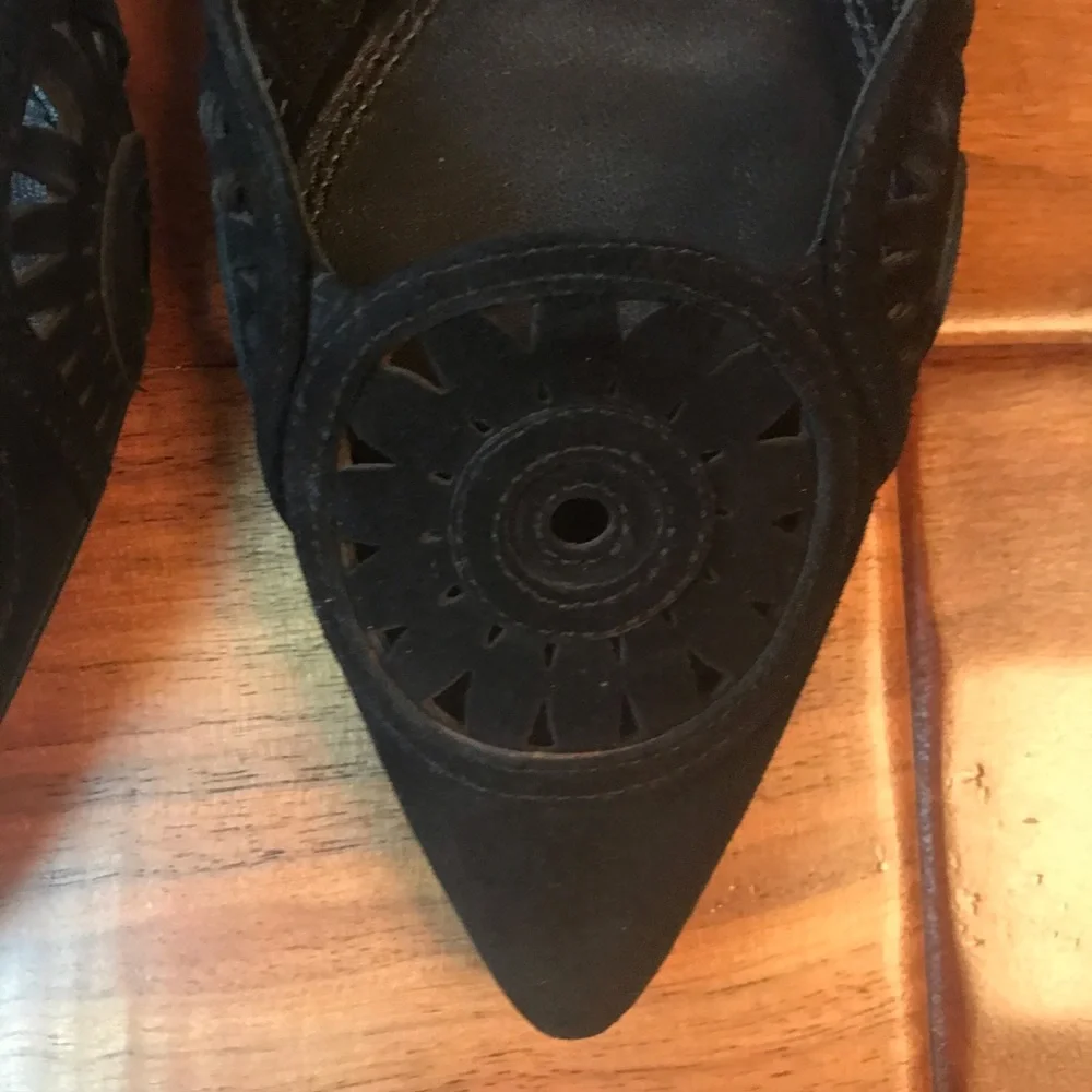 Tory Burch Leyla Suede Laser Cut Black Flat Size 6 NEW
